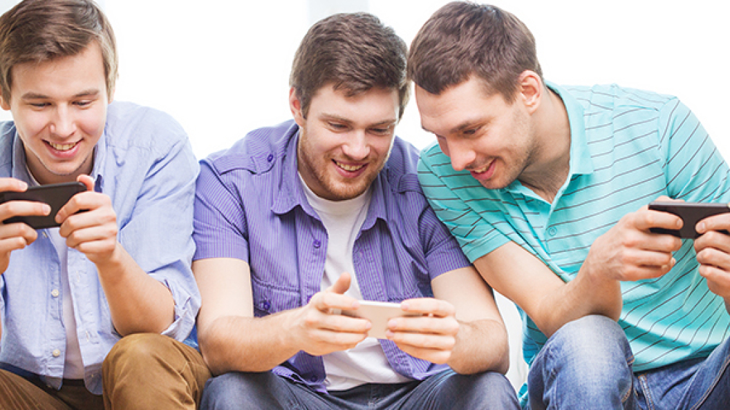 guys_playing_mobile_games-featured_image