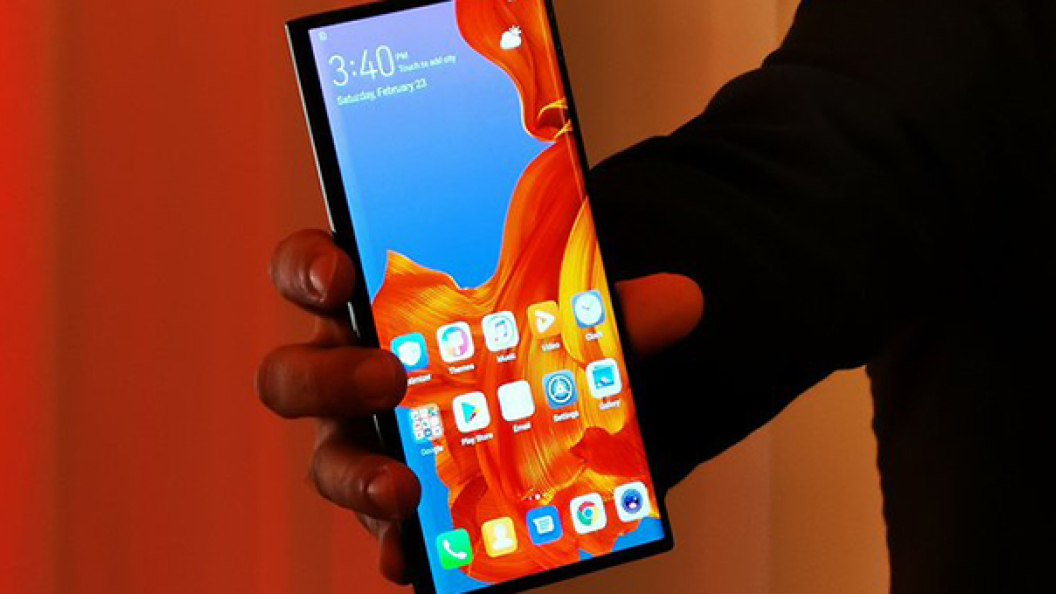 huawei-mate-x-hand-nda2-w810h462