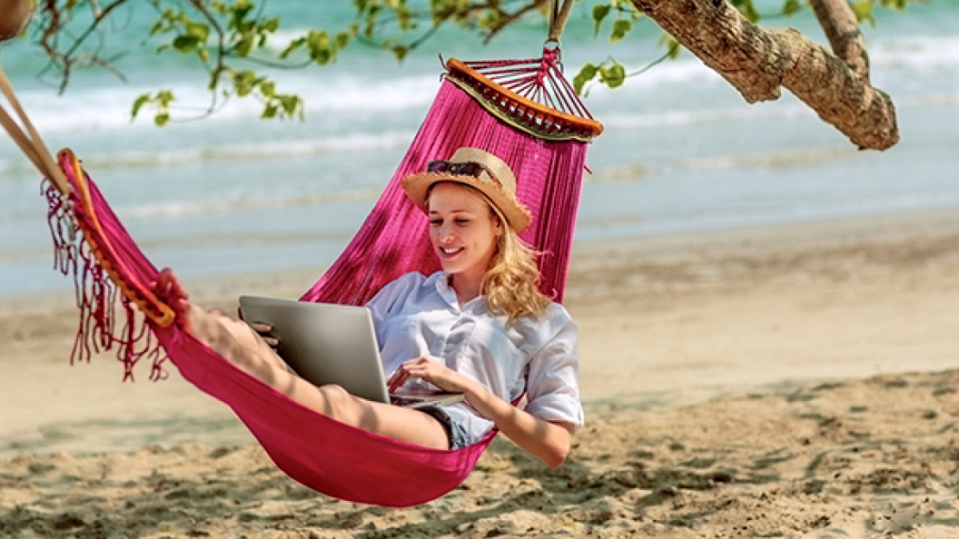 travel_laptopq