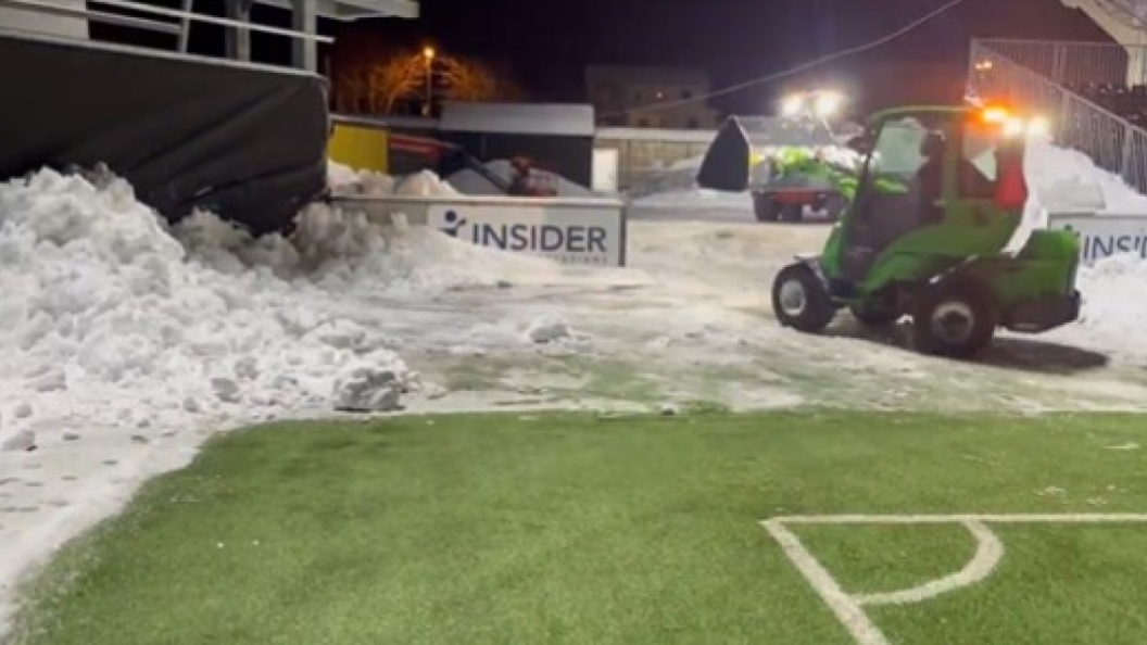 22690998