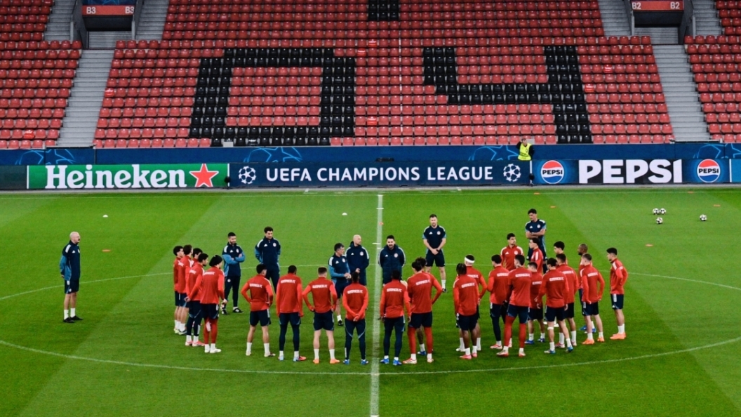 22693978