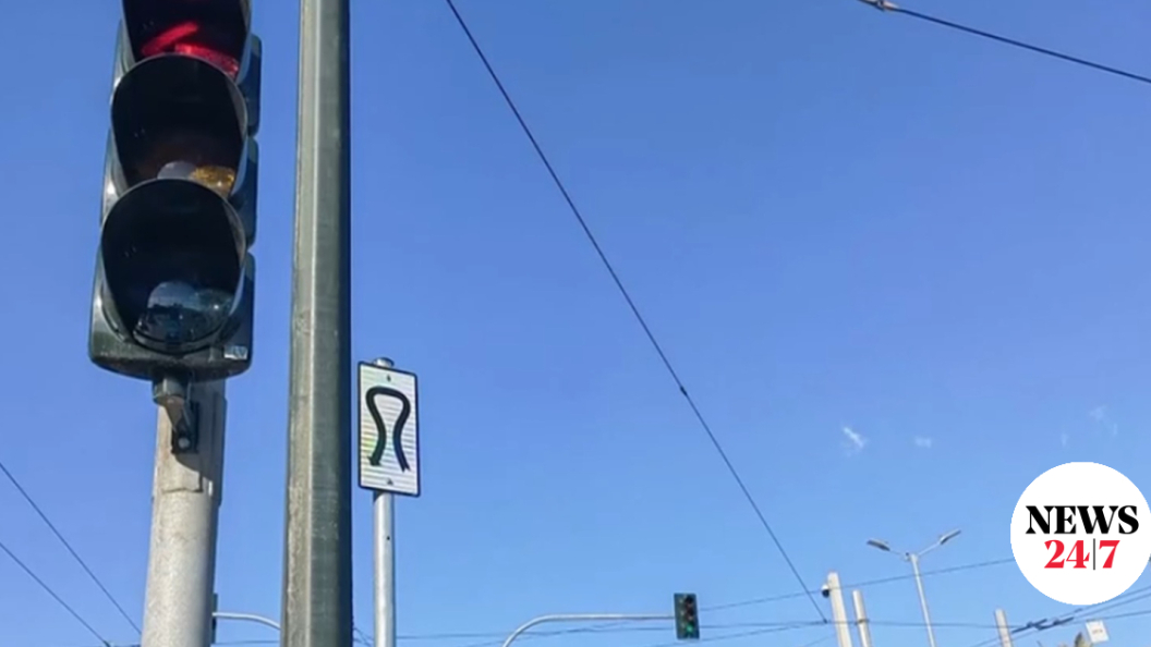 22711425
