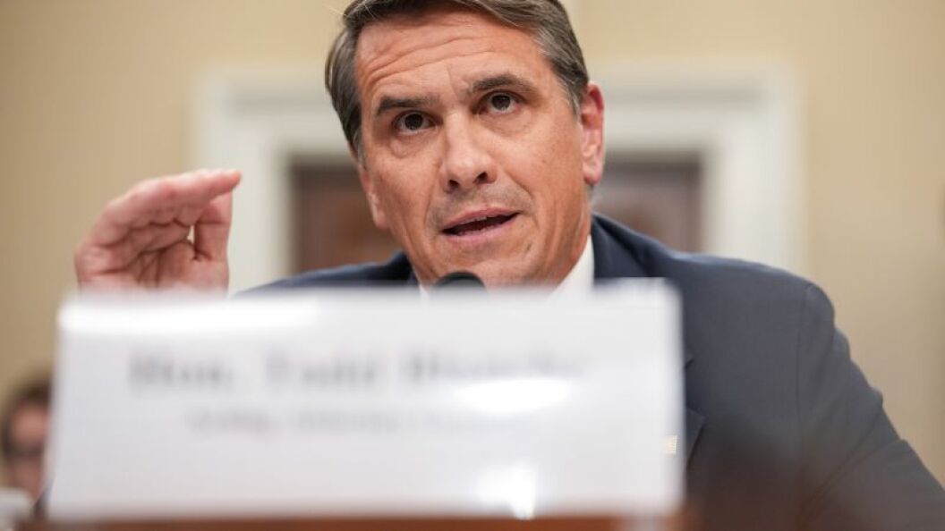 22733218