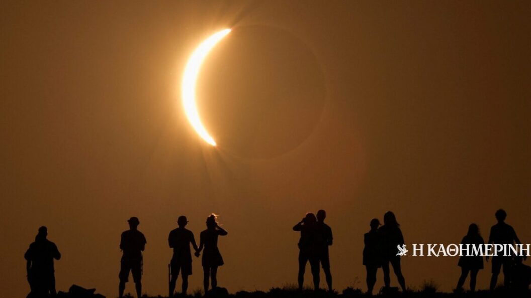 22762189