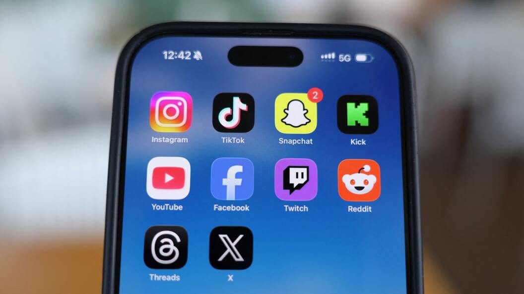 22765943