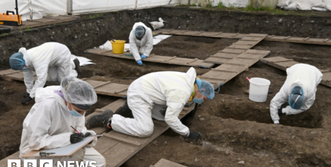 22711949